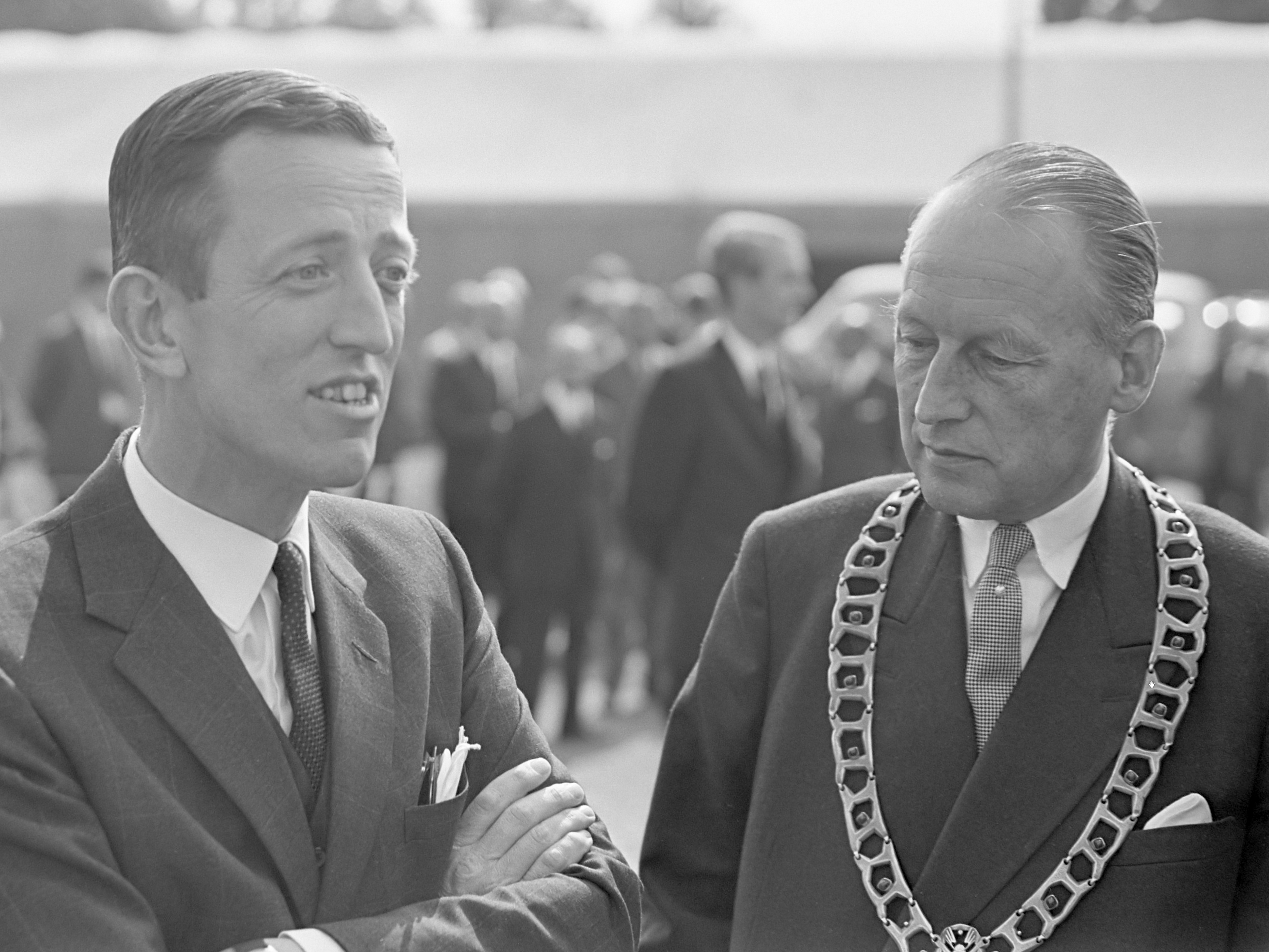 Stork-directeur Sickinghe en burgemeester Von Fisenne (1968)